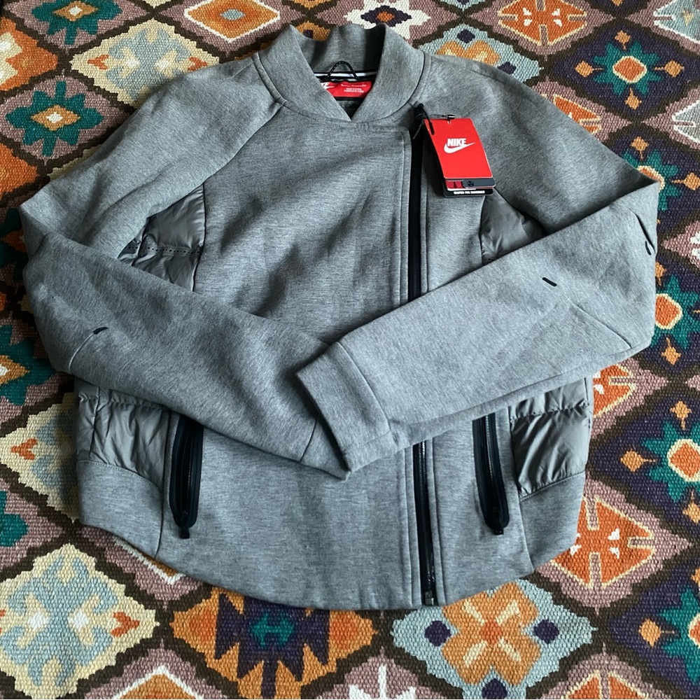 Nike Women’s Gray Jacket Full-Zip Size SM Brand New Without Tags $250